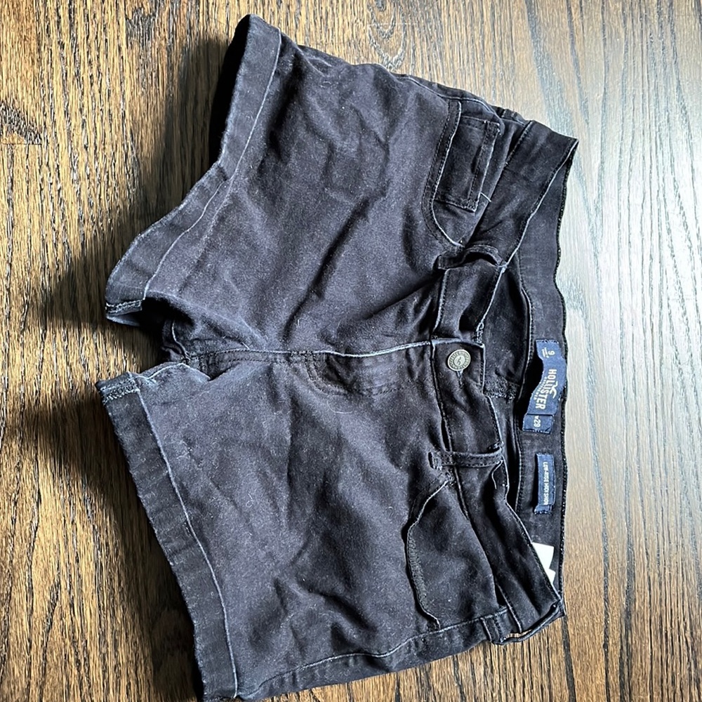 Hollister black cuffed shorts